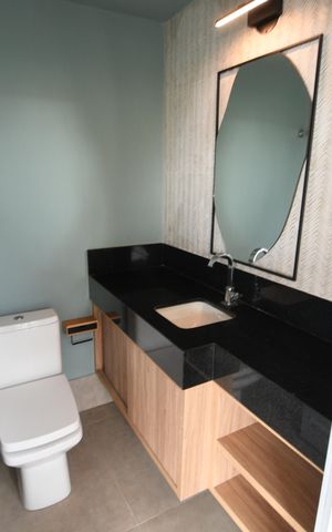 Casa de condomínio à venda com 280m², 3 quartos e 2 vagasBanheiro de serviço