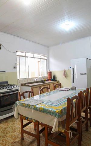 Casa à venda com 130m², 2 quartos e 4 vagas Casa à venda com 130m², 2 quartos e 4 vagasCozinha