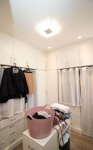 Apartamento à venda com 114m², 4 quartos e 2 vagas Apartamento à venda com 114m², 4 quartos e 2 vagasCloset