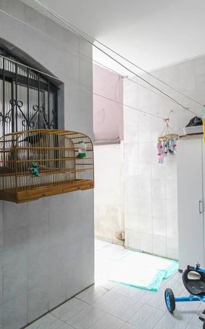 Casa à venda com 250m², 4 quartos e 5 vagas Casa à venda com 250m², 4 quartos e 5 vagasÁrea de Serviço
