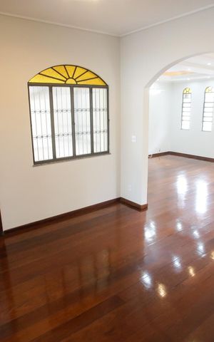 Casa à venda com 444m², 4 quartos e 6 vagasSala de Jantar