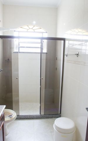 Casa à venda com 444m², 4 quartos e 6 vagasBanheiro Social