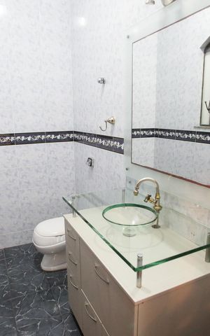 Casa à venda com 444m², 4 quartos e 6 vagasLavabo
