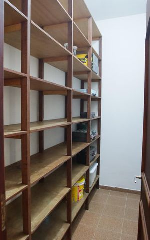 Casa à venda com 444m², 4 quartos e 6 vagasDispensa da Cozinha