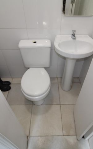 Casa para alugar com 520m², 4 quartos e 4 vagasBanheiro de Serviço