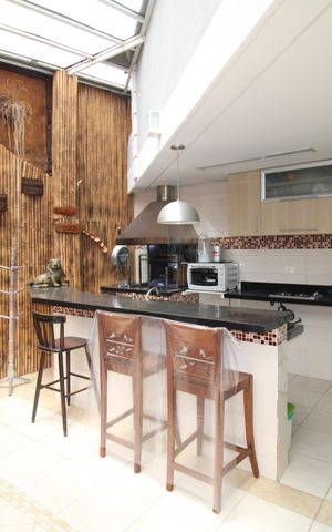Casa para alugar com 520m², 4 quartos e 4 vagasChurrasqueira