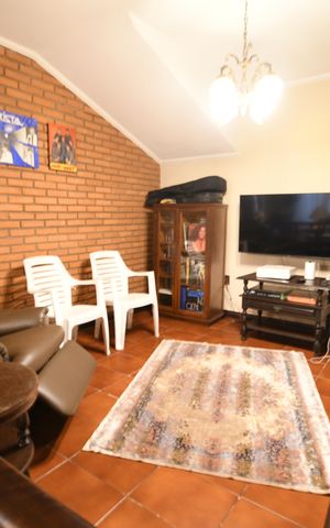 Casa à venda com 290m², 5 quartos e 4 vagasSala
