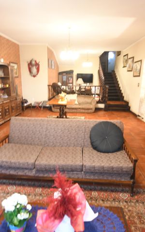 Casa à venda com 290m², 5 quartos e 4 vagasSala
