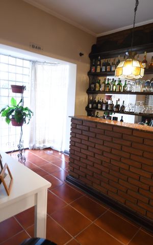 Casa à venda com 290m², 5 quartos e 4 vagasSala