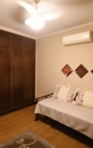 Casa à venda com 290m², 5 quartos e 4 vagasSuíte 2