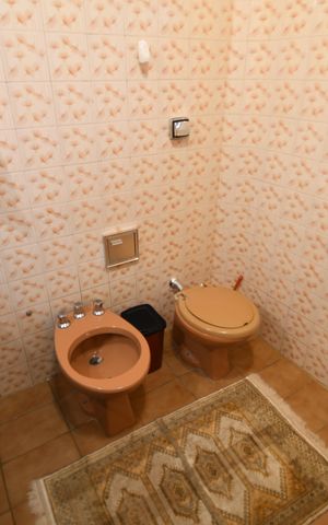 Casa à venda com 290m², 5 quartos e 4 vagasBanheiro da Suíte 2