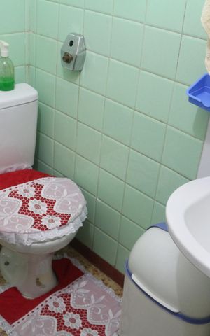 Casa à venda com 98m², 1 quarto e sem vagaBanheiro