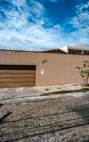Casa à venda com 300m², 4 quartos e sem vagaFachada