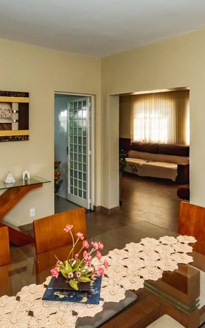 Casa à venda com 300m², 4 quartos e sem vagaSala