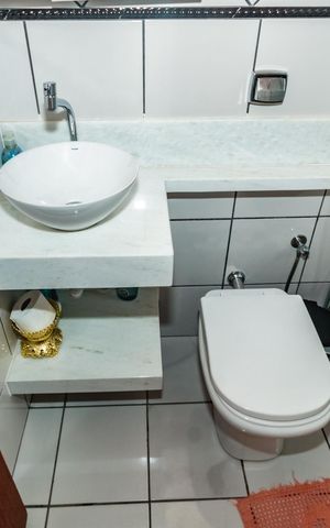 Casa à venda com 300m², 4 quartos e sem vagaBanheiro da Suíte 1