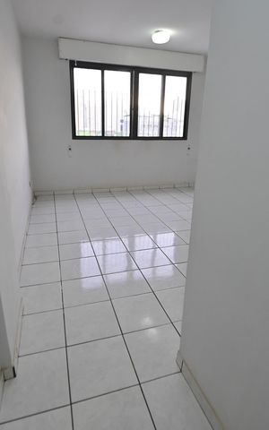 Apartamento à venda com 80m², 3 quartos e sem vaga Apartamento à venda com 80m², 3 quartos e sem vagaSala