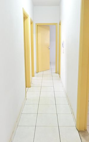 Apartamento à venda com 80m², 3 quartos e sem vaga Apartamento à venda com 80m², 3 quartos e sem vagaCorredor