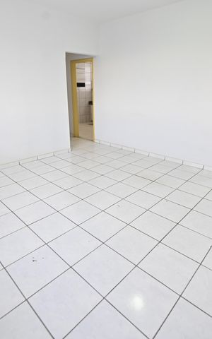 Apartamento à venda com 80m², 3 quartos e sem vaga Apartamento à venda com 80m², 3 quartos e sem vagaSala
