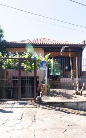 Casa à venda com 120m², 2 quartos e 2 vagasFachada
