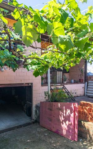 Casa à venda com 120m², 2 quartos e 2 vagasQuintal