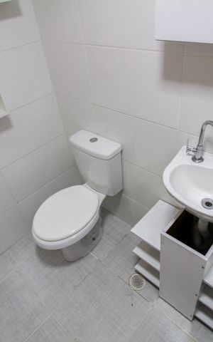 Studio à venda com 30m², 1 quarto e sem vaga Studio à venda com 30m², 1 quarto e sem vagaBanheiro Social
