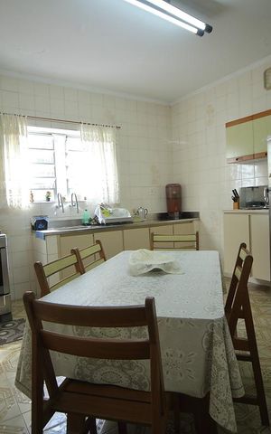 Casa à venda com 265m², 4 quartos e 2 vagasCozinha 