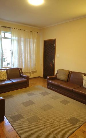 Casa à venda com 265m², 4 quartos e 2 vagasSala