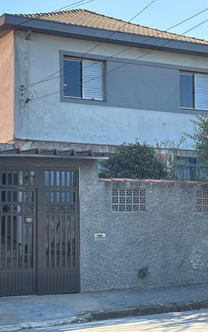 Casa à venda com 265m², 4 quartos e 2 vagasFachada