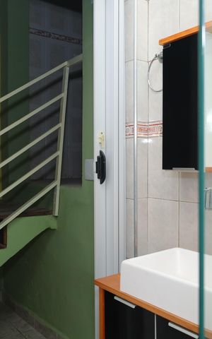 Casa para alugar com 65m², 2 quartos e 1 vagaBanheiro