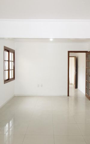 Casa à venda com 262m², 4 quartos e 4 vagasSala