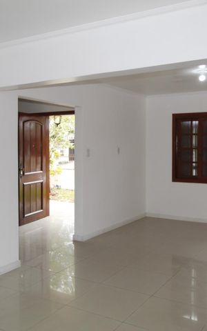 Casa à venda com 262m², 4 quartos e 4 vagasSala