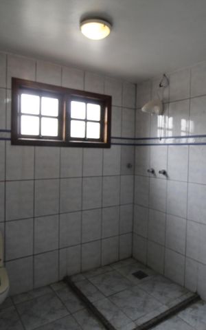 Casa à venda com 262m², 4 quartos e 4 vagasBanheiro 2