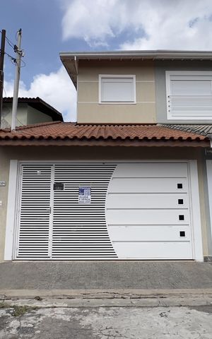 Casa à venda com 125m², 3 quartos e 2 vagasFachada