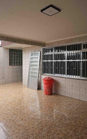Casa à venda com 400m², 3 quartos e 2 vagas Casa à venda com 400m², 3 quartos e 2 vagasGaragem