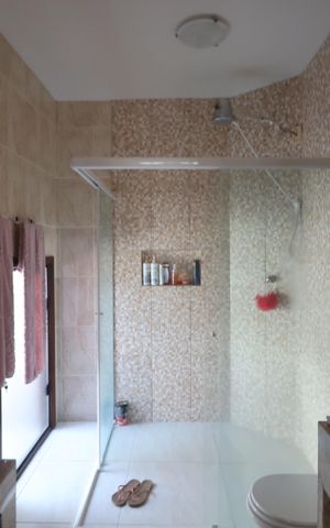 Casa à venda com 345m², 4 quartos e 5 vagasBanheiro da Suíte