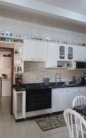 Casa à venda com 345m², 4 quartos e 5 vagasCozinha