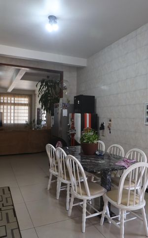 Casa à venda com 345m², 4 quartos e 5 vagasCozinha