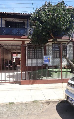 Casa à venda com 345m², 4 quartos e 5 vagasFachada