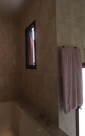 Casa à venda com 345m², 4 quartos e 5 vagasBanheiro da Suíte