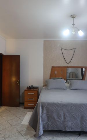 Casa à venda com 345m², 4 quartos e 5 vagasSuite