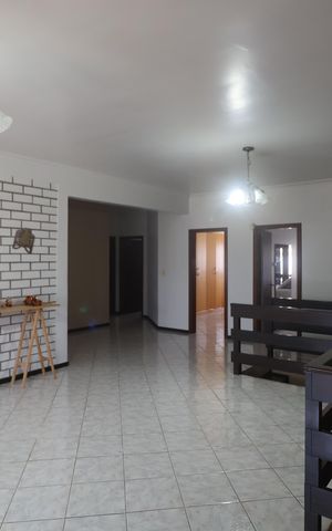 Casa à venda com 345m², 4 quartos e 5 vagasSala 2