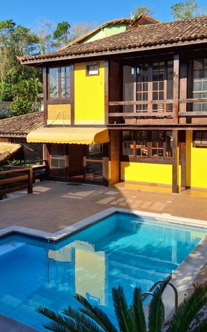 Casa de condomínio à venda com 326m², 3 quartos e 3 vagas Casa de condomínio à venda com 326m², 3 quartos e 3 vagasQuintal