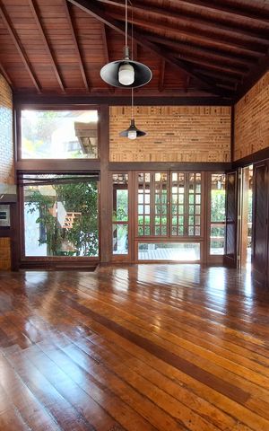 Casa de condomínio à venda com 326m², 3 quartos e 3 vagas Casa de condomínio à venda com 326m², 3 quartos e 3 vagasSala 1