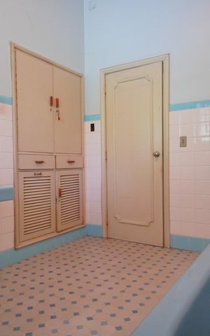 Casa à venda com 380m², 5 quartos e 5 vagasBanheiro 2