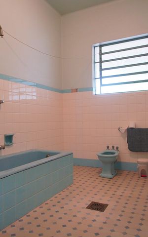 Casa à venda com 380m², 5 quartos e 5 vagasBanheiro 2