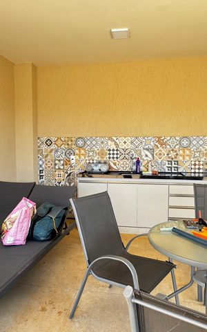 Casa de condomínio para alugar com 1000m², 4 quartos e 6 vagas Casa de condomínio para alugar com 1000m², 4 quartos e 6 vagasVaranda