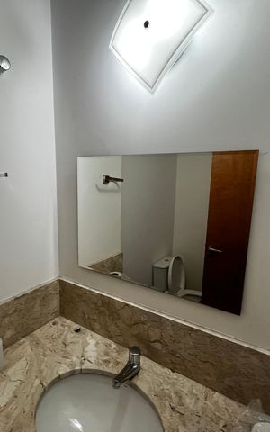 Casa à venda com 104m², 3 quartos e 2 vagasLavabo