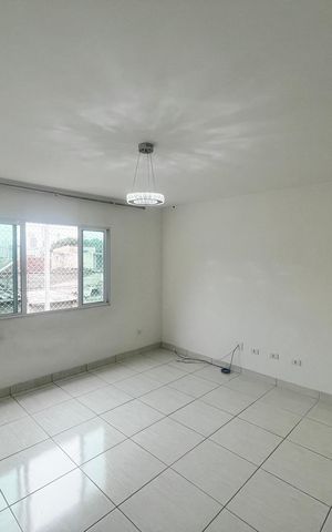 Casa à venda com 104m², 3 quartos e 2 vagasSala