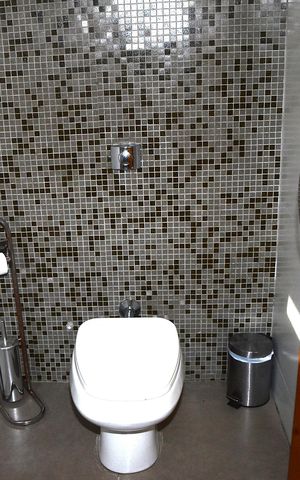 Casa à venda com 510m², 6 quartos e 6 vagasBanheiro 1