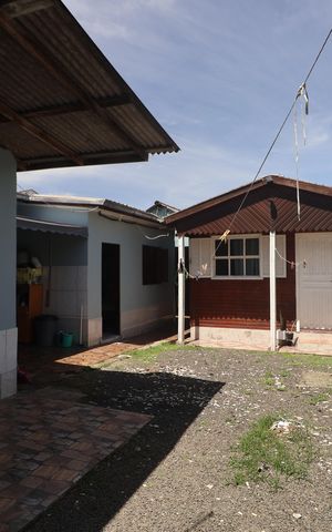 Casa à venda com 115m², 6 quartos e 2 vagasÁrea externa